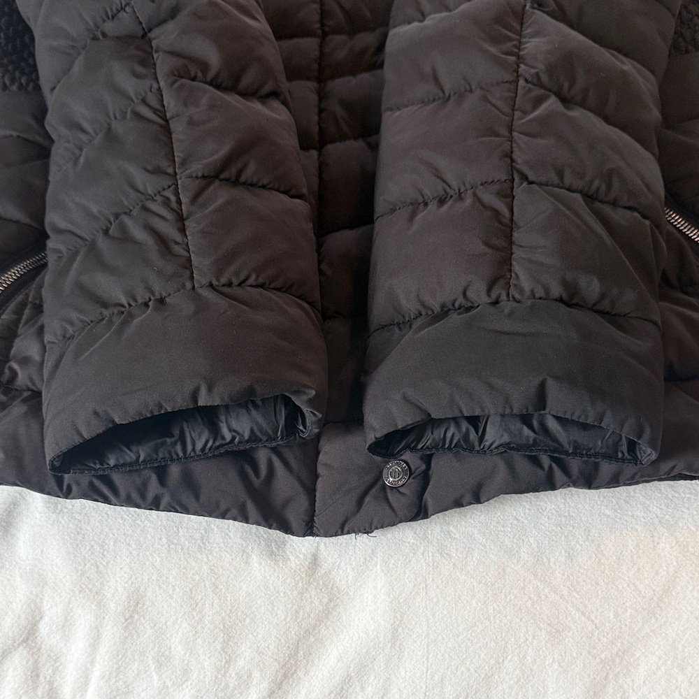 Bernardo Women's Black Puffer Jacket - Picture 14 of 14